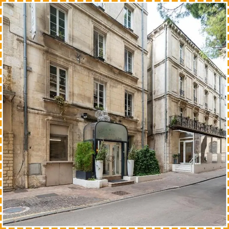 Hotel de l Horloge hotel view