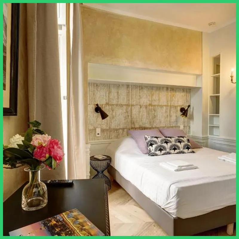 Apartments du Louvre hotel room