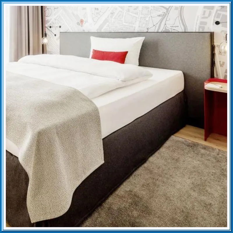 IntercityHotel Frankfurt Hauptbahnhof hotel room