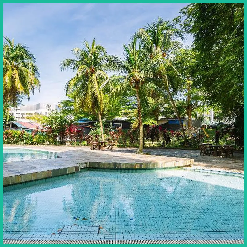 EE's Whale House | Homestay 3 min walk to beach hotel facilities