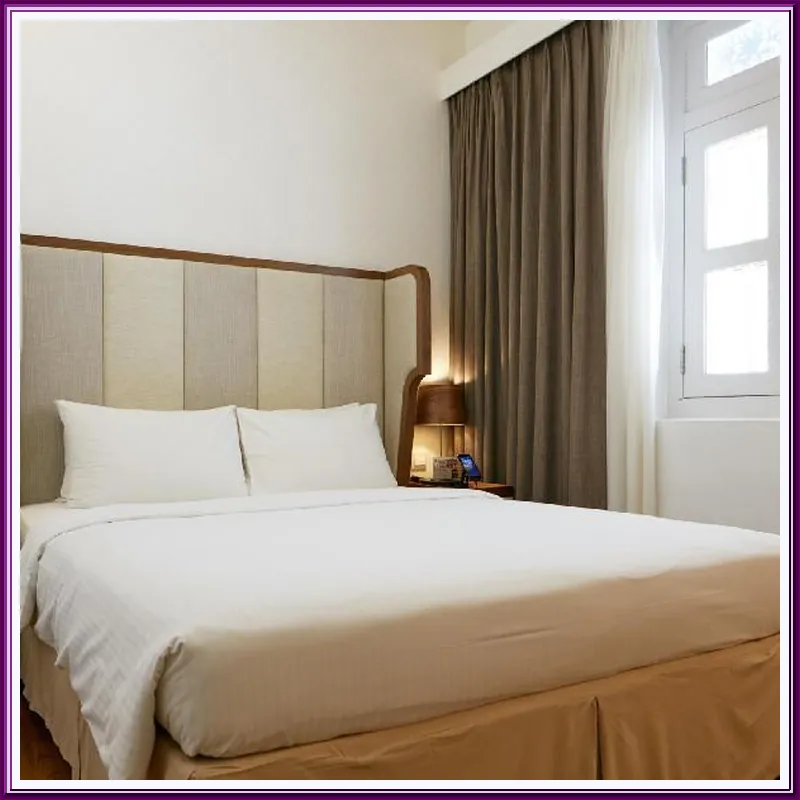 The Sultan hotel room