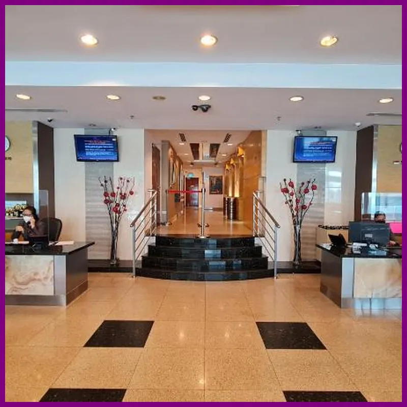 Hotel Royal Queens hotel view