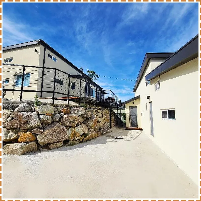 Goseong Sunny Hill Pension hotel room