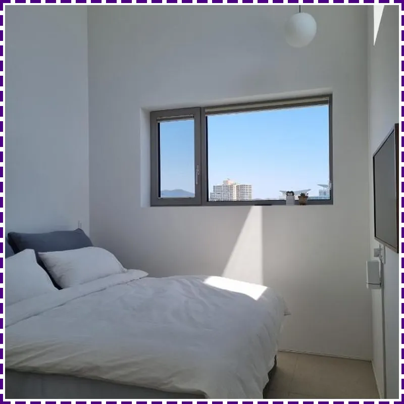 Laon on 37 hotel room