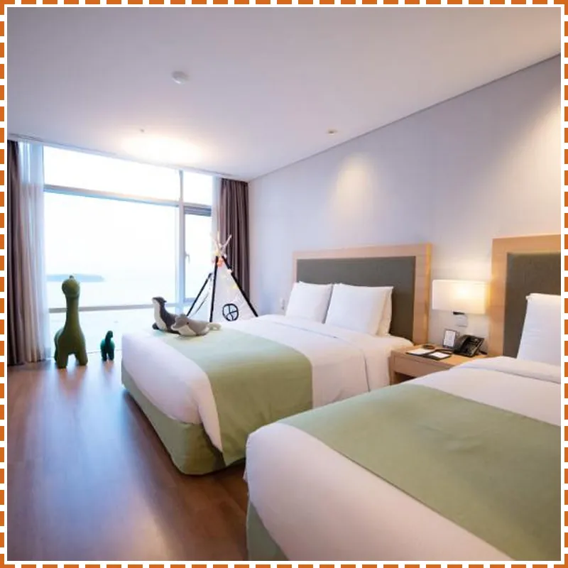 Hidden Bay Hotel. hotel room