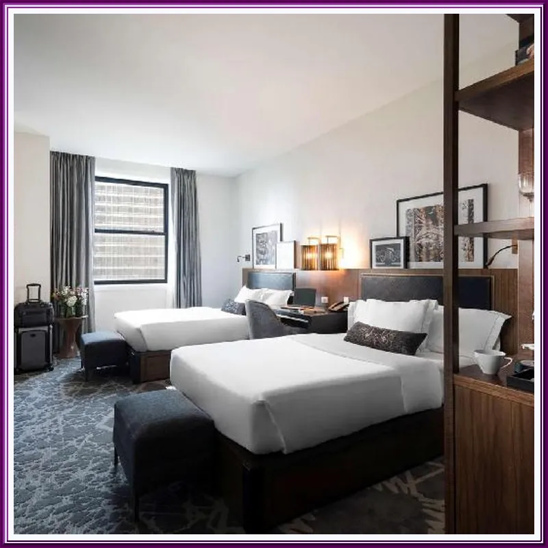 LondonHouse Chicago, Curio Collection by Hilton hotel room