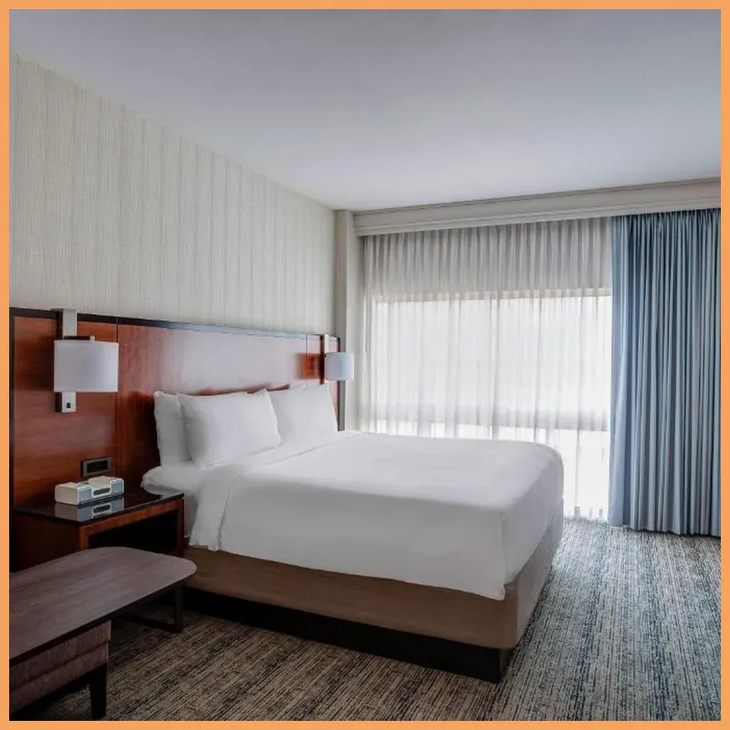 Houston Airport Marriott at George Bush Intercontinental hotel room