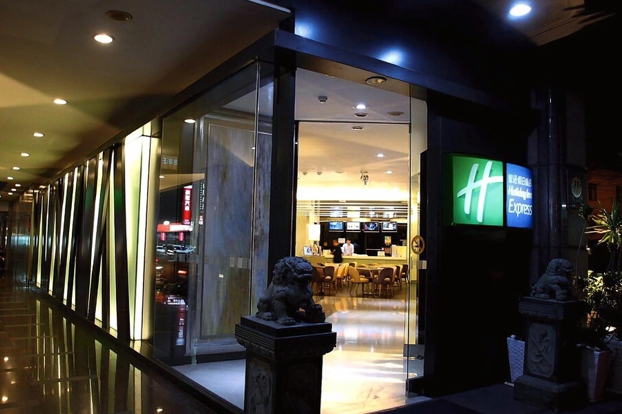 桃園智選假日飯店外觀